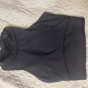 black lululemon top size 6